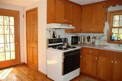 67 Oak St, Cotuit, MA 02635 photo 11