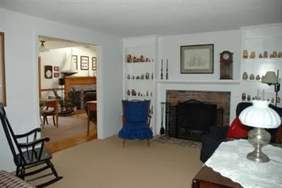 67 Oak St, Cotuit, MA 02635 photo 9