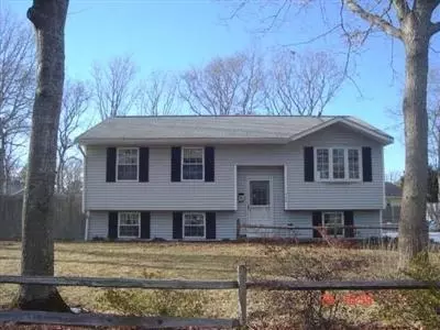 148 Walnut St, Hyannis, MA 02601 photo 1