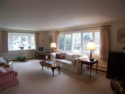 8 Walley, Hyannis, MA 02601 photo 4