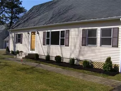 107 Dolphin Ln, Hyannis, MA 02601 photo 3