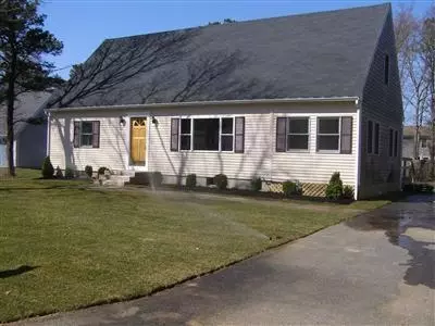 107 Dolphin Ln, Hyannis, MA 02601 photo 2