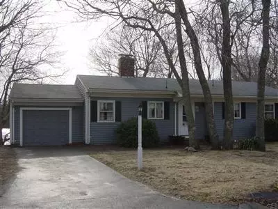 121 Sterling Rd, Hyannis, MA 02601 photo 2
