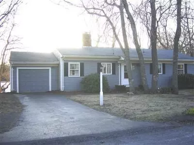 121 Sterling Rd, Hyannis, MA 02601 photo 1