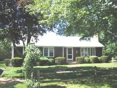 75 Sunset Cir, Mashpee, MA 02649 photo 1
