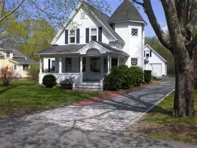70 School St, Cotuit, MA 02635 photo 1