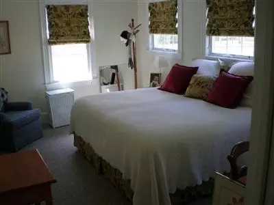 70 School St, Cotuit, MA 02635 photo 3