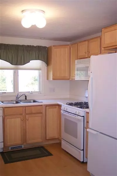 25 Windward St, Mashpee, MA 02649 photo 6