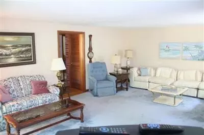 136 Ralyn Rd, Cotuit, MA 02635 photo 2