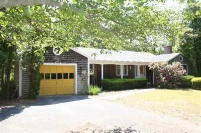 136 Ralyn Rd, Cotuit, MA 02635 photo 1