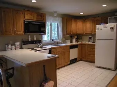 21 Hyde Park Rd, Centerville, MA 02632 photo 4