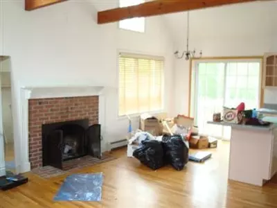 8 Deborah Bottle Rd, Mashpee, MA 02649 photo 3