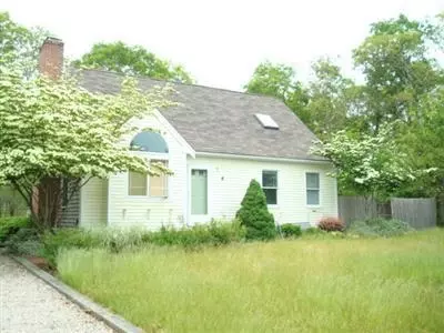 8 Deborah Bottle Rd, Mashpee, MA 02649 photo 1
