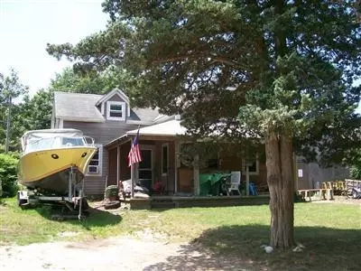 40 Pine St, Edgartown, MA 02539 photo 1