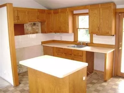 528 Cotuit Rd, Mashpee, MA 02649 photo 3