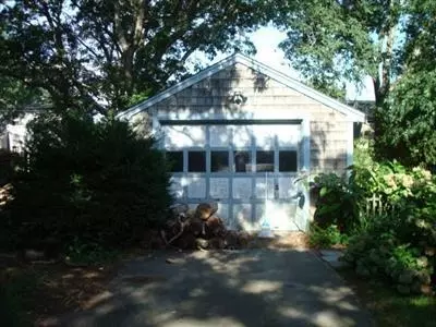 24 Brookshire Rd, Hyannis, MA 02601 photo 3