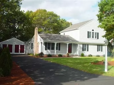 97 Robbins St, Osterville, MA 02655 photo 1
