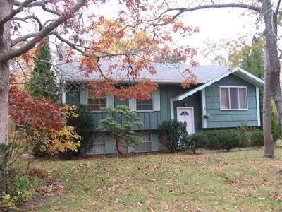 91 Maple St, Hyannis, MA 02601 photo 1