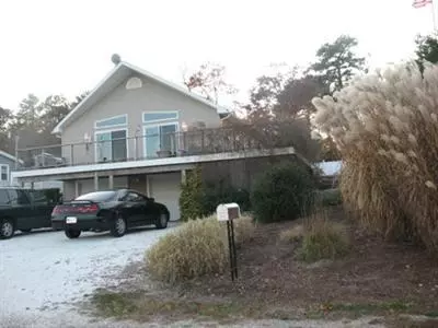 20 Wychunas Ave, Buzzards Bay, MA 02532 photo 2