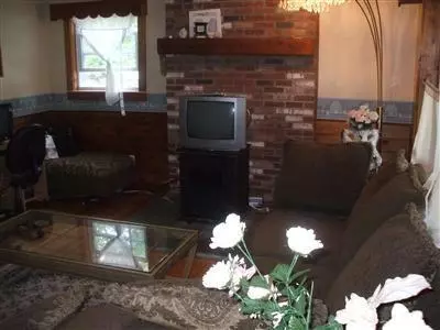 112 Spur Ln, Marstons Mills, MA 02648 photo 2