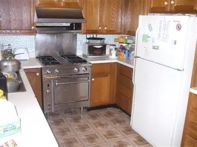 112 Spur Ln, Marstons Mills, MA 02648 photo 4