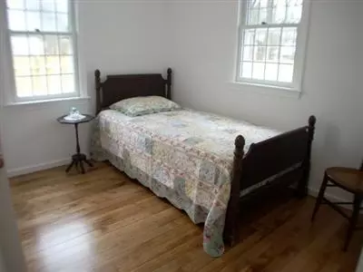 33 Pilgrim Ln, Hyannis, MA 02601 photo 8