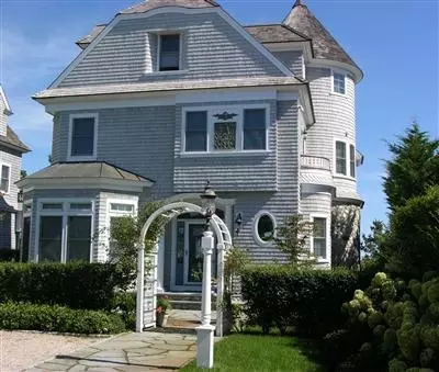 25 Ocean Bluff Dr, Mashpee, MA 02649 photo 2