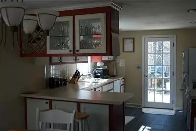 81 Rudder Rd, Hyannis, MA 02601 photo 2