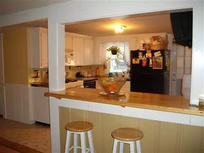 29 Old Town Rd, Hyannis, MA 02601 photo 4