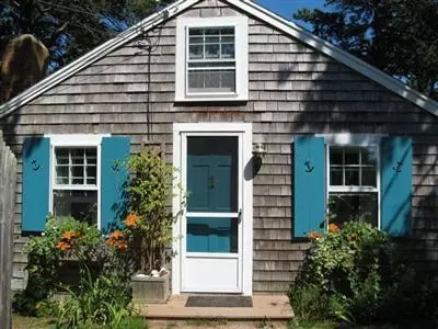 70 Summit St, Wellfleet, MA 02667 photo 1