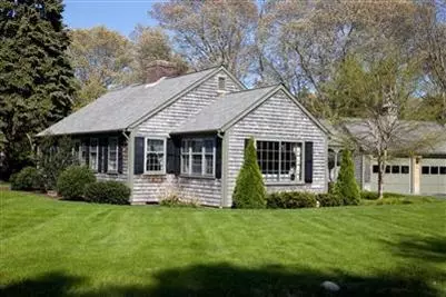 131 Pond View Dr, Centerville, MA 02632 photo 2