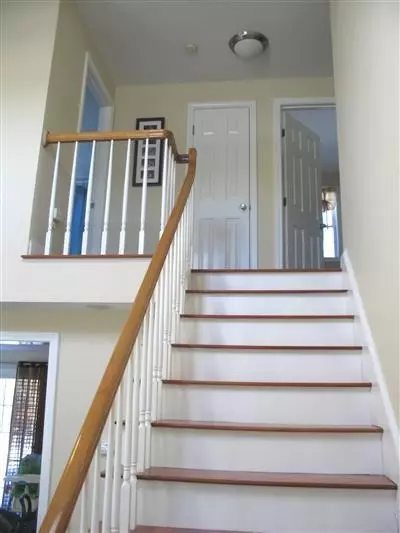 8 Redberry Ln, Marstons Mills, MA 02648 photo 4