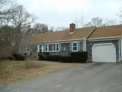 86 Hamden Cir, Hyannis, MA 02601 photo 1