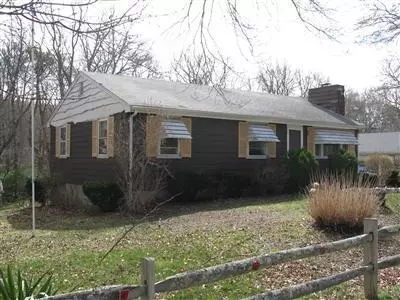 8 Cliff Rd, Bourne, MA 02532 photo 3