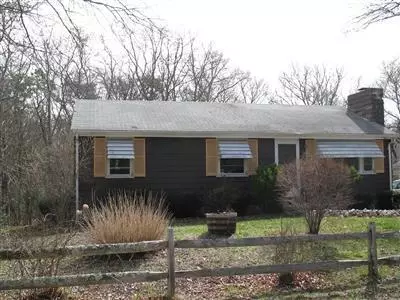 8 Cliff Rd, Bourne, MA 02532 photo 2