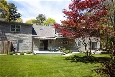 142 Ralyn Rd, Cotuit, MA 02635 photo 3