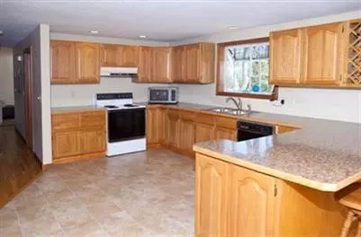 142 Ralyn Rd, Cotuit, MA 02635 photo 8
