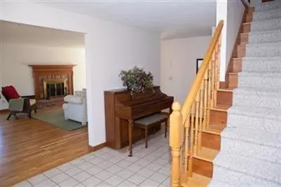 142 Ralyn Rd, Cotuit, MA 02635 photo 4