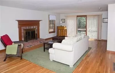 142 Ralyn Rd, Cotuit, MA 02635 photo 5
