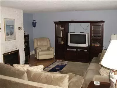 44 Elgin Rd, Pocasset, MA 02559 photo 5