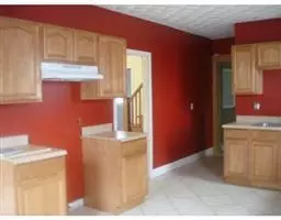 85 Marchand St, Fall River, MA 02723 photo 4