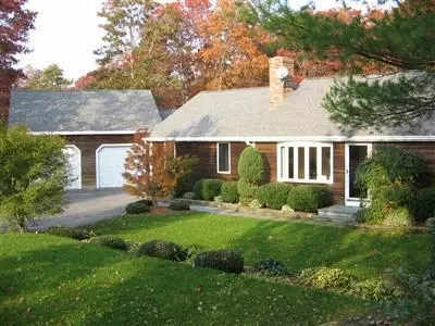 44 Sandy Fox Dr, Mashpee, MA 02649 photo 1