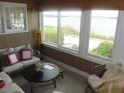 76 Circuit Ave, Pocasset, MA 02559 photo 14
