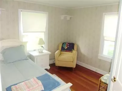 76 Circuit Ave, Pocasset, MA 02559 photo 8