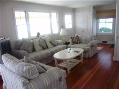 76 Circuit Ave, Pocasset, MA 02559 photo 4