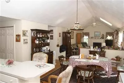 132 Falling Leaf Ln, Osterville, MA 02655 photo 4