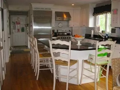 63 Biltmore Pl, West Barnstable, MA 02668 photo 8