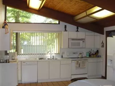 210 Simons Narrows Rd, Mashpee, MA 02649 photo 9