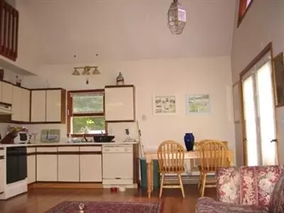 31 Salt Works Rd, Buzzards Bay, MA 02532 photo 5