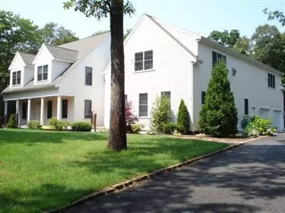 99 Red Oak Ln, West Barnstable, MA 02668 photo 1